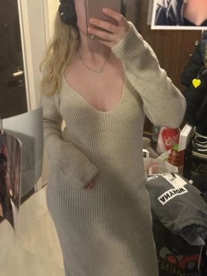 Stickad Klänning - Fint skick!