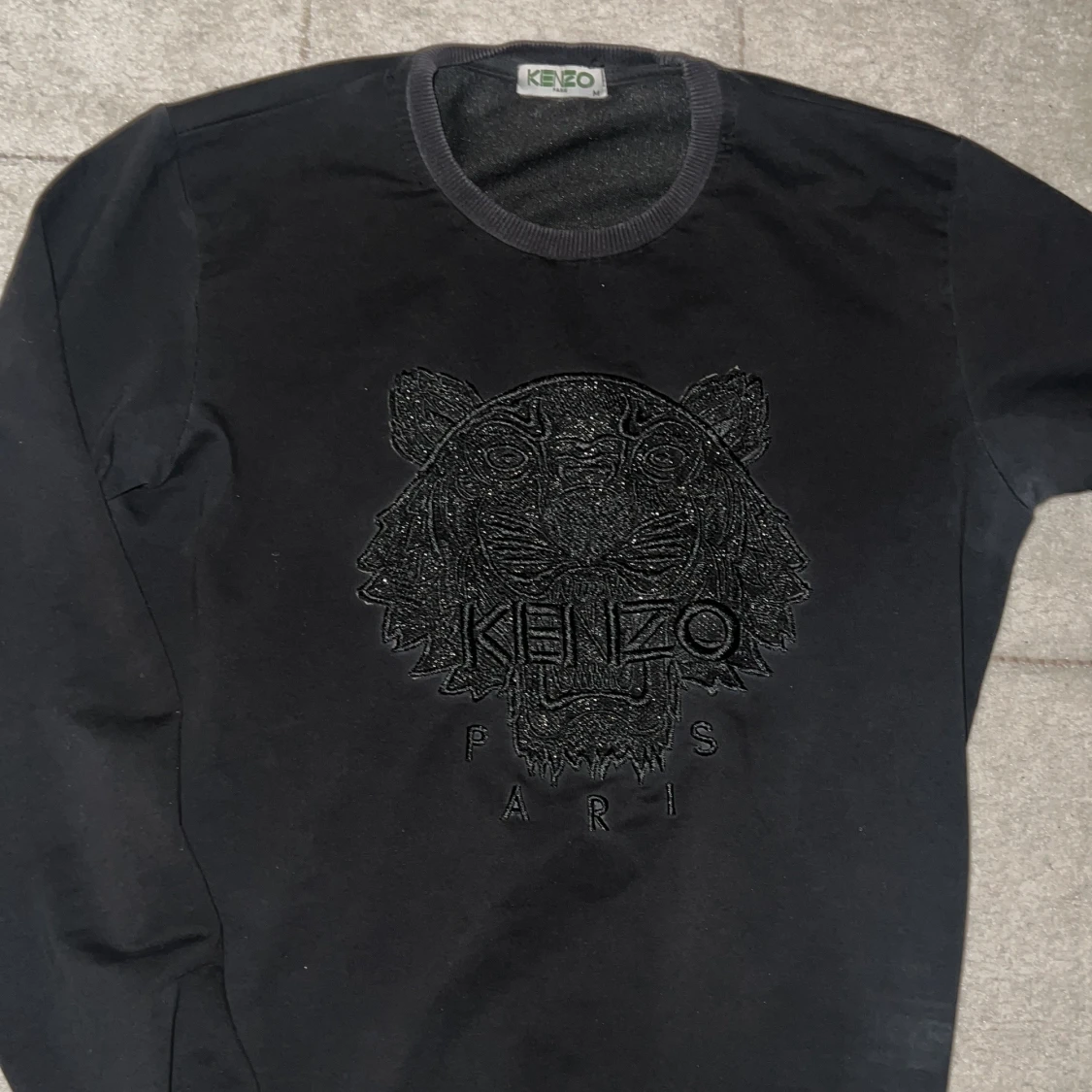 Svart Kenzo tröja med tigerbroderi - 1