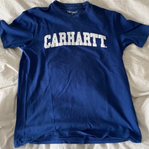 Carhartt t shirt - Snygg blå carhartt t shirt. Jättebra skick. 