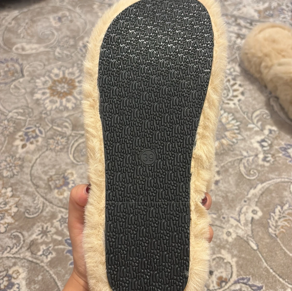 Beige fluffiga sandaler strl 39 - 3