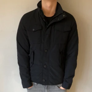 J Lindeberg jacka - Fet j Lindeberg fieldjacket i storlek M, funkar på vintern