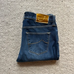 Jacob Cohen jeans - Tja!| Säljer detta feta paret jeans från Jacob Cohen!| Mycket gott skick!| Pris alltid diskuterbart!| Kontakta mig vid minsta fråga!| //Nils- köp efter 25/10 kommer skickas 30/10!