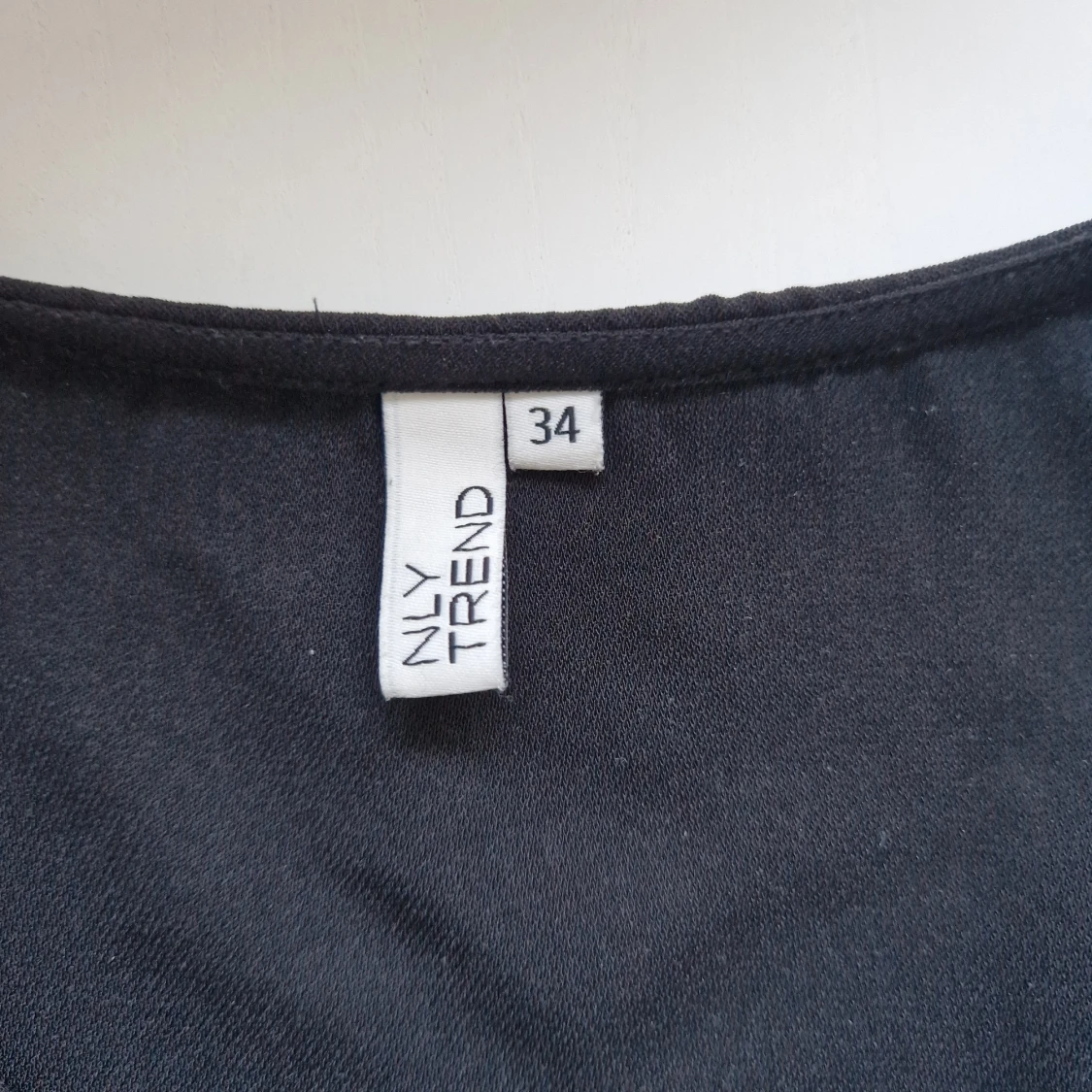 Svart omlottblus från NLY Trend - 2