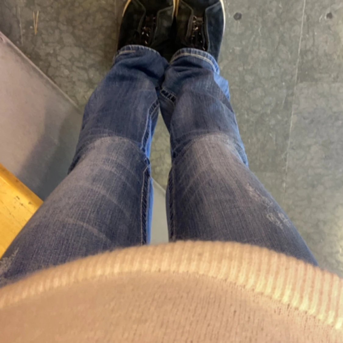 Blå bootcut jeans från Miss me - 2