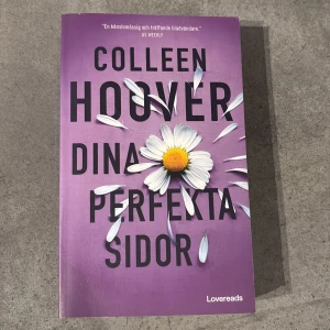 Dina perfekta sidor - En känslosam och stark bladvändare om kärlek, relationer och äktenskapets utmaningar. Perfekt för dig som gillar gripande berättelser om livet, känslor och relationer. Boken är hyllad för sin ärliga och hjärtskärande skildring av relationer i kris.