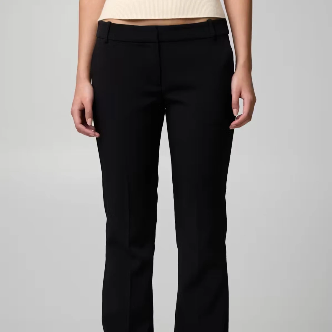 Svarta kostymbyxor 