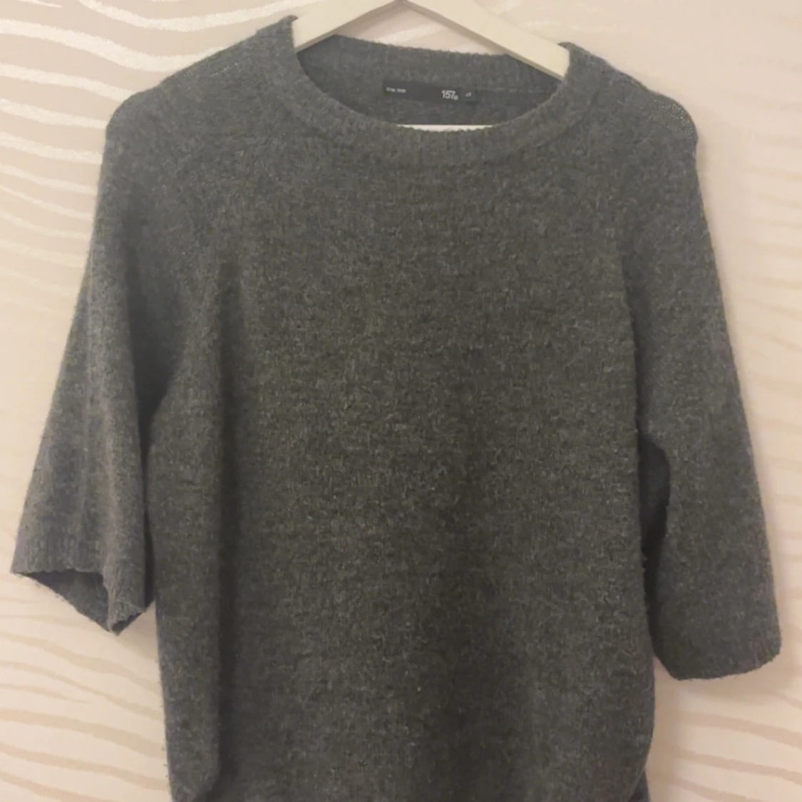 Mörkgrå stickad tröja från 157 - 2
