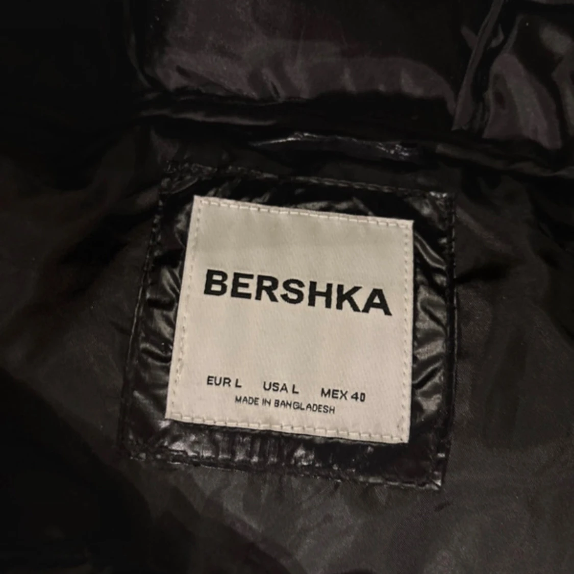 Svart pufferjacka från Bershka - 3