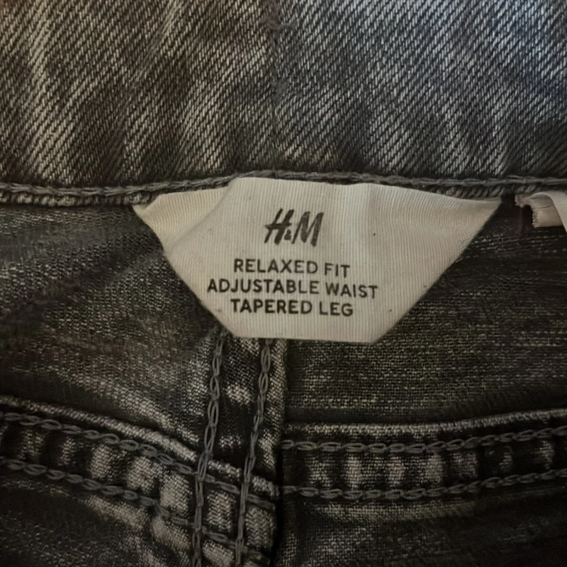 Grå tapered jeans från H&M, strl 170 - 1