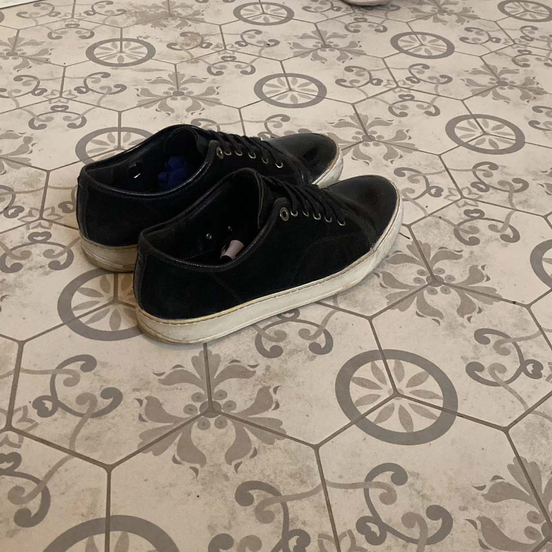 Svarta sneakers från Lanvin med lackad tå - 1