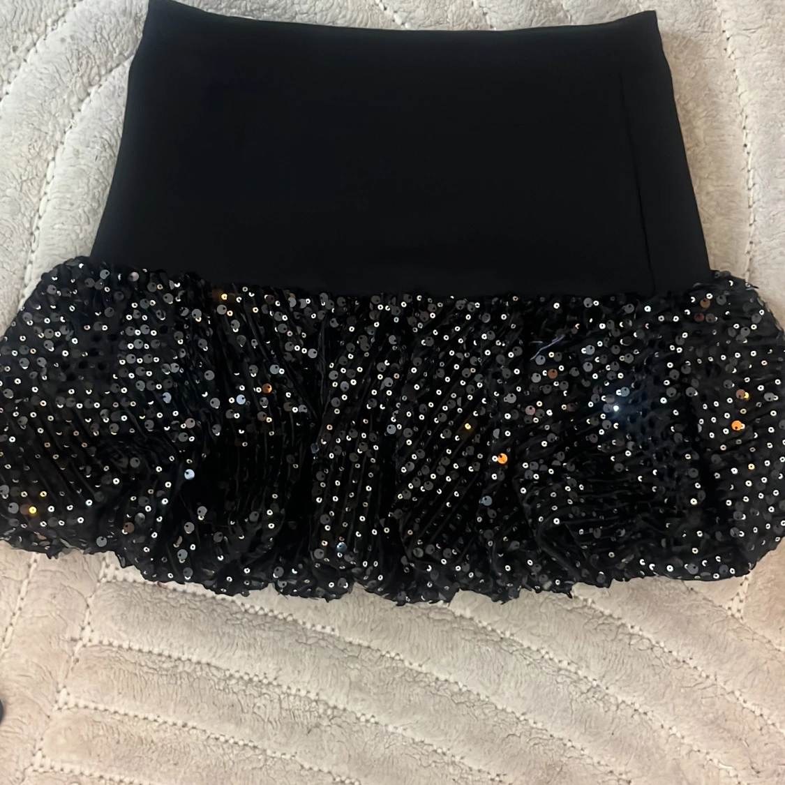 Svart paljettkjol från Zara - 2