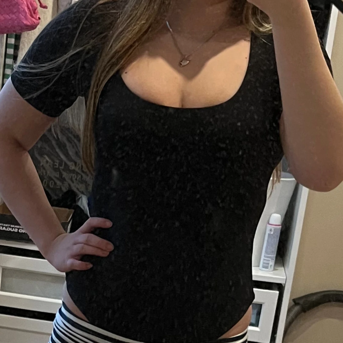 Svart body med rund hals - 3