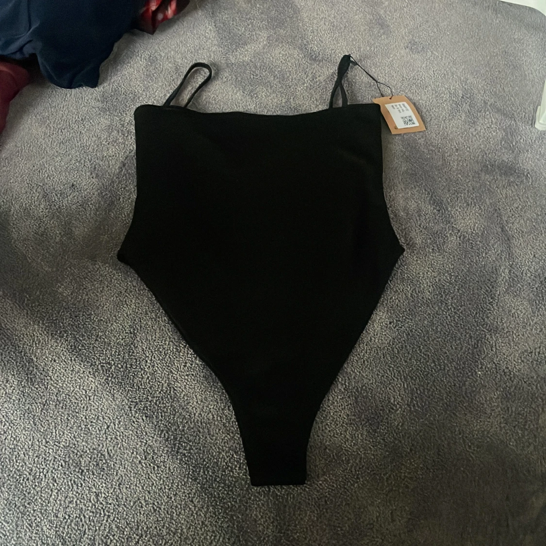 Svart body från Boohoo - 1