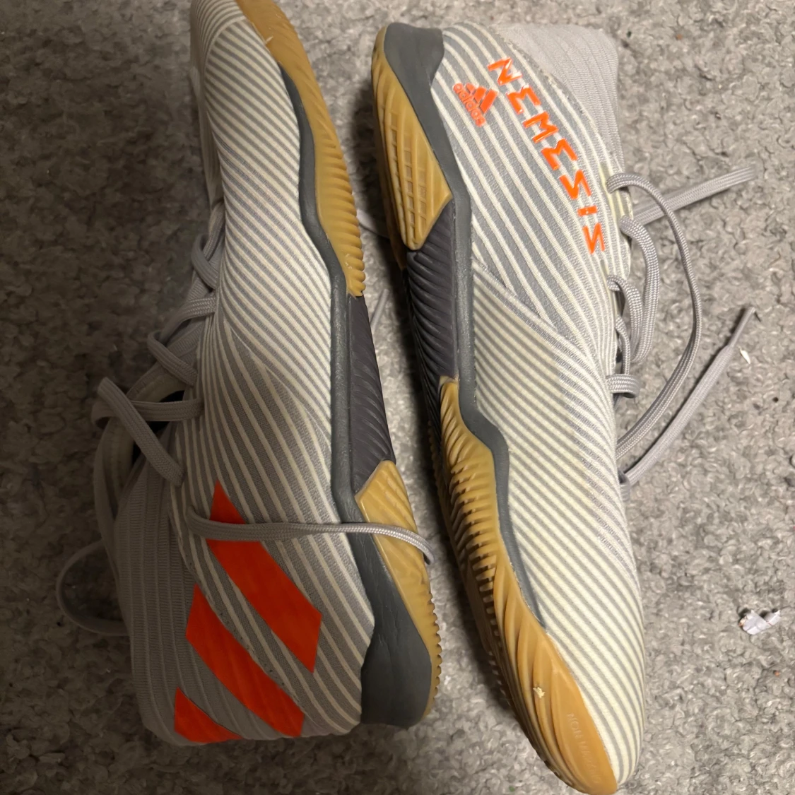 Adidas Nemeziz grå fotbollsskor stl 40 2/3