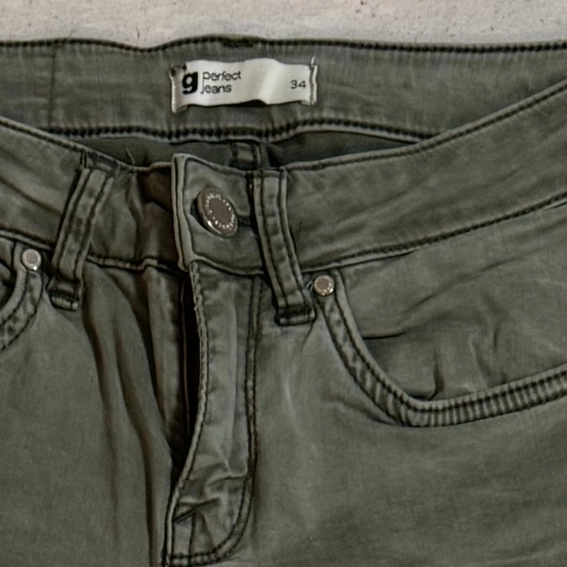 Olivgröna skinny jeans - Gina tricot stl 34 (Xs) - 3