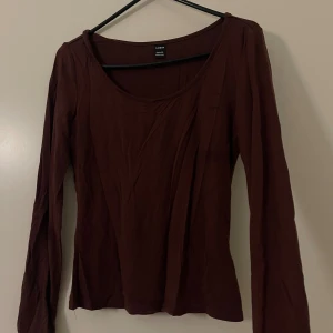 4 pack tröjor - 4 tröjor oanvända tighta på kroppen