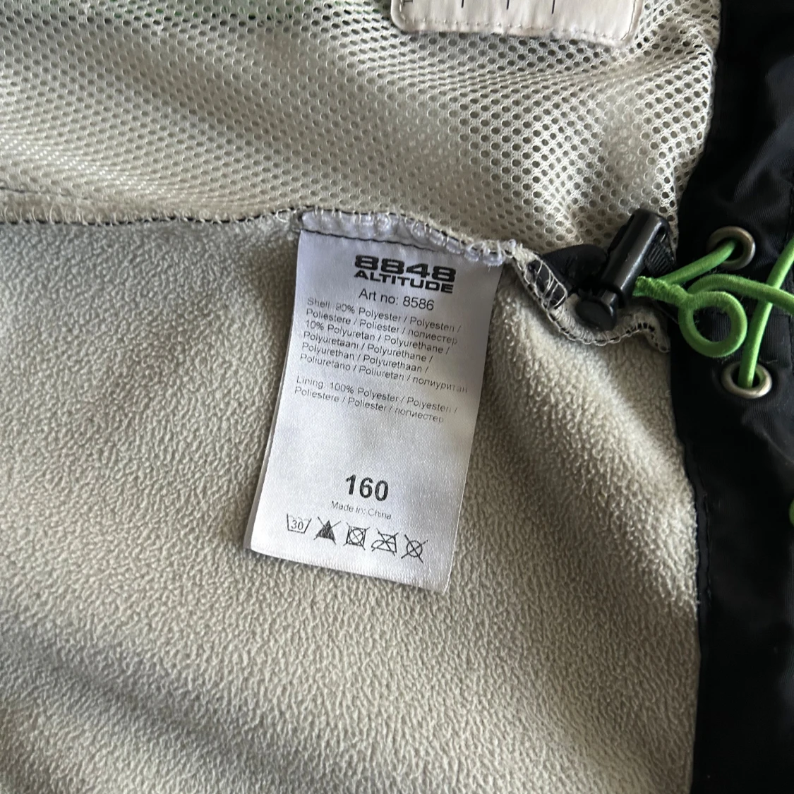 Svart vindjacka från 8848 Altitude - 3