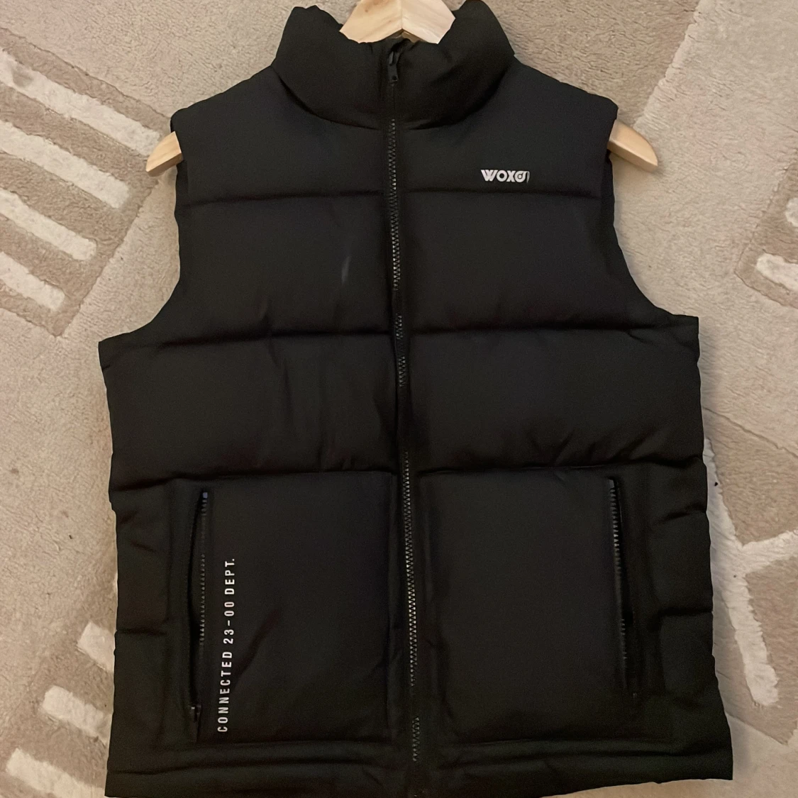 Svart dunväst från WOXO Urban Streetwear