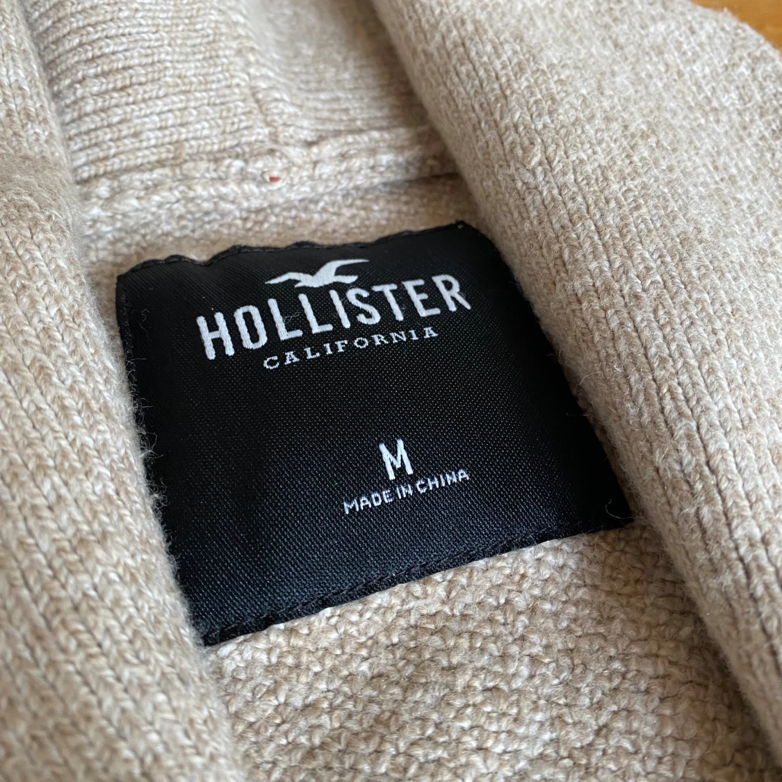 Beige kofta från Hollister, M - 2