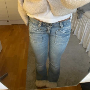 Jeans lowwaist utsvängda lågmidjade bootcut  - Jeans från Lee