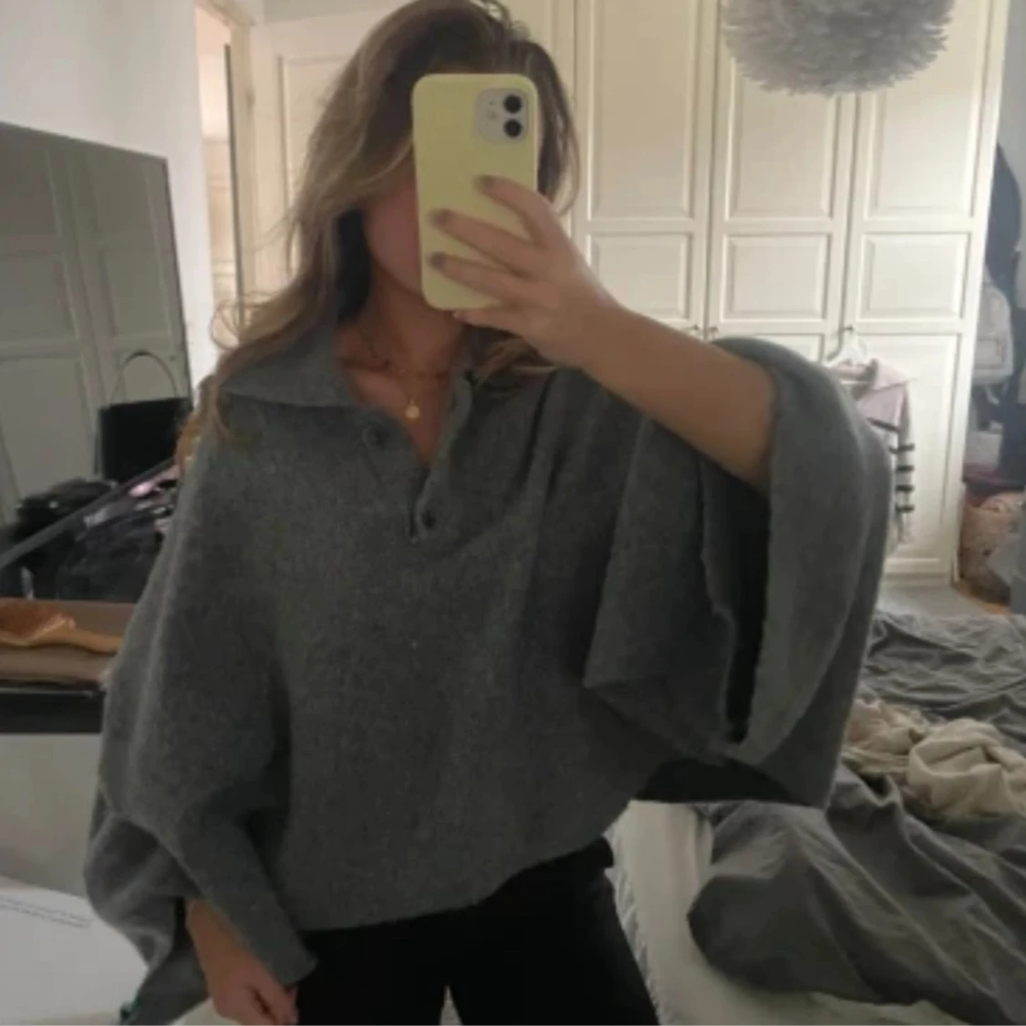 Grå poncho Zara  - 1