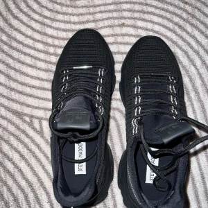 Svarta sneakers från Steve Madden Mac-E - Helt nya endast provat dem 