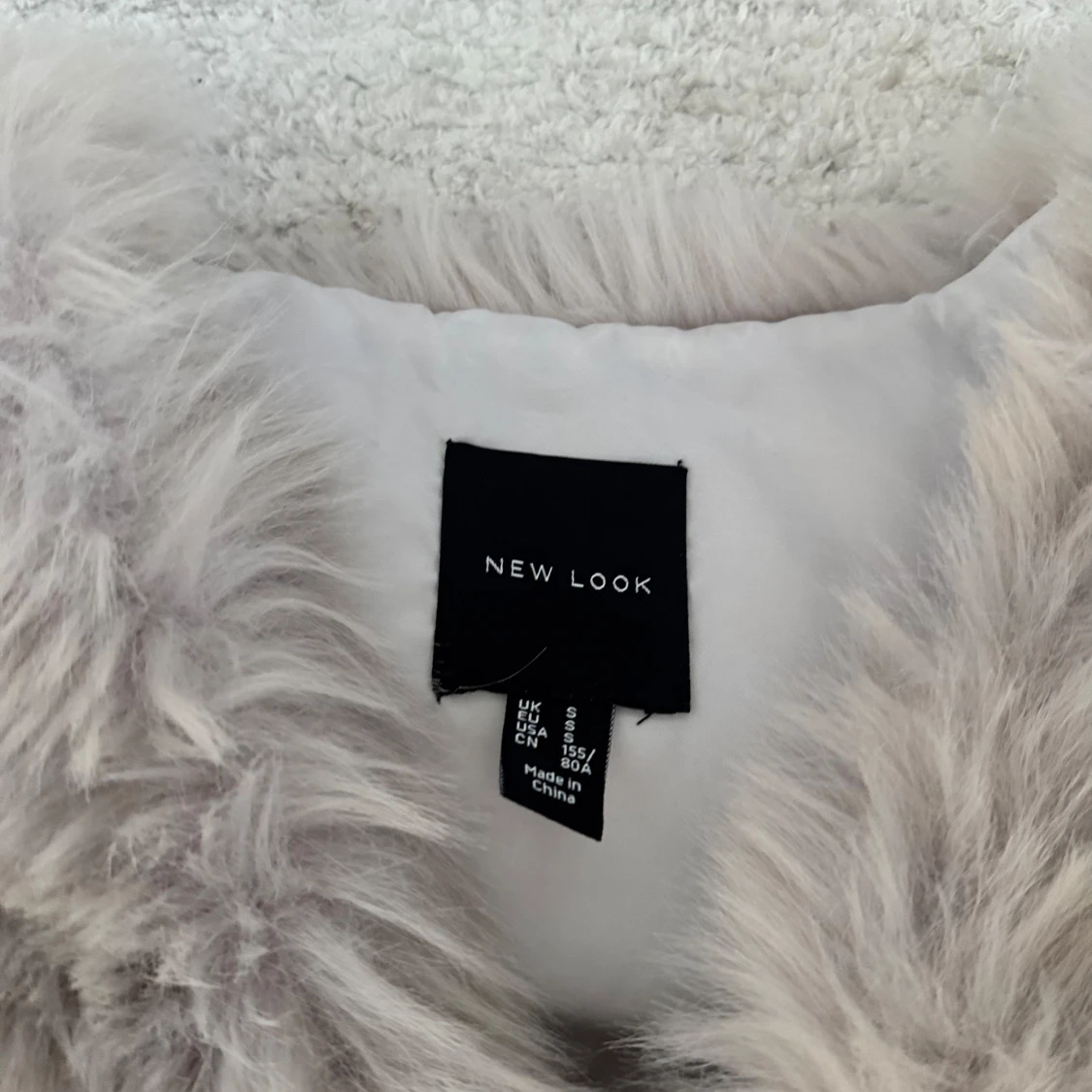 Fluffig pälsväst från New Look - 1