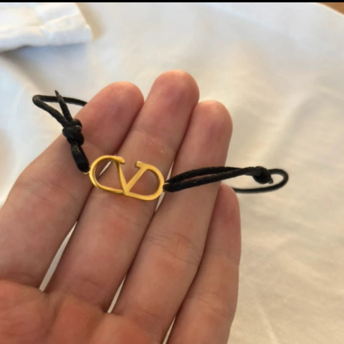 Valentino armband med svart snöre - 2