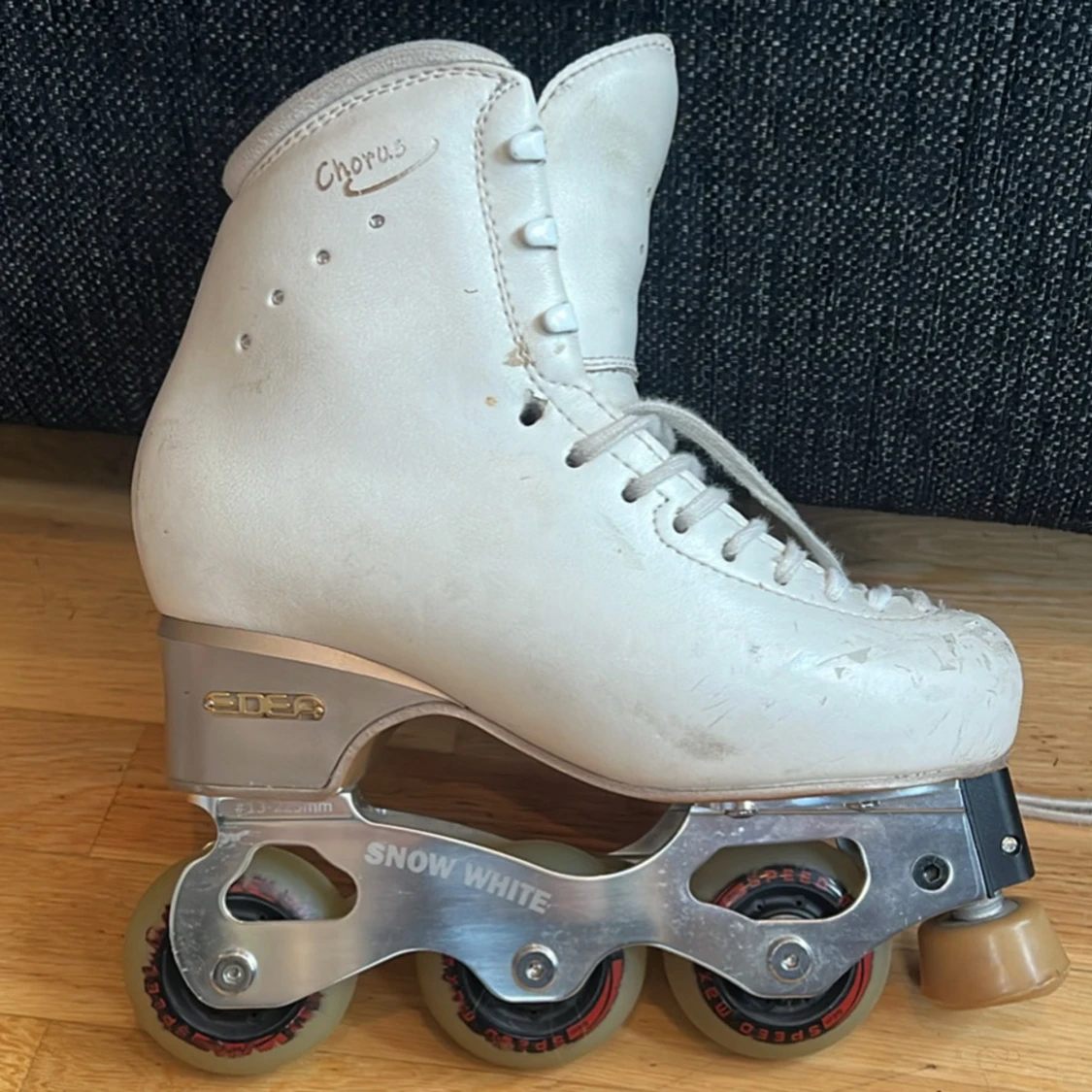 Konståknings skridskor+Snow White inlines  - 3