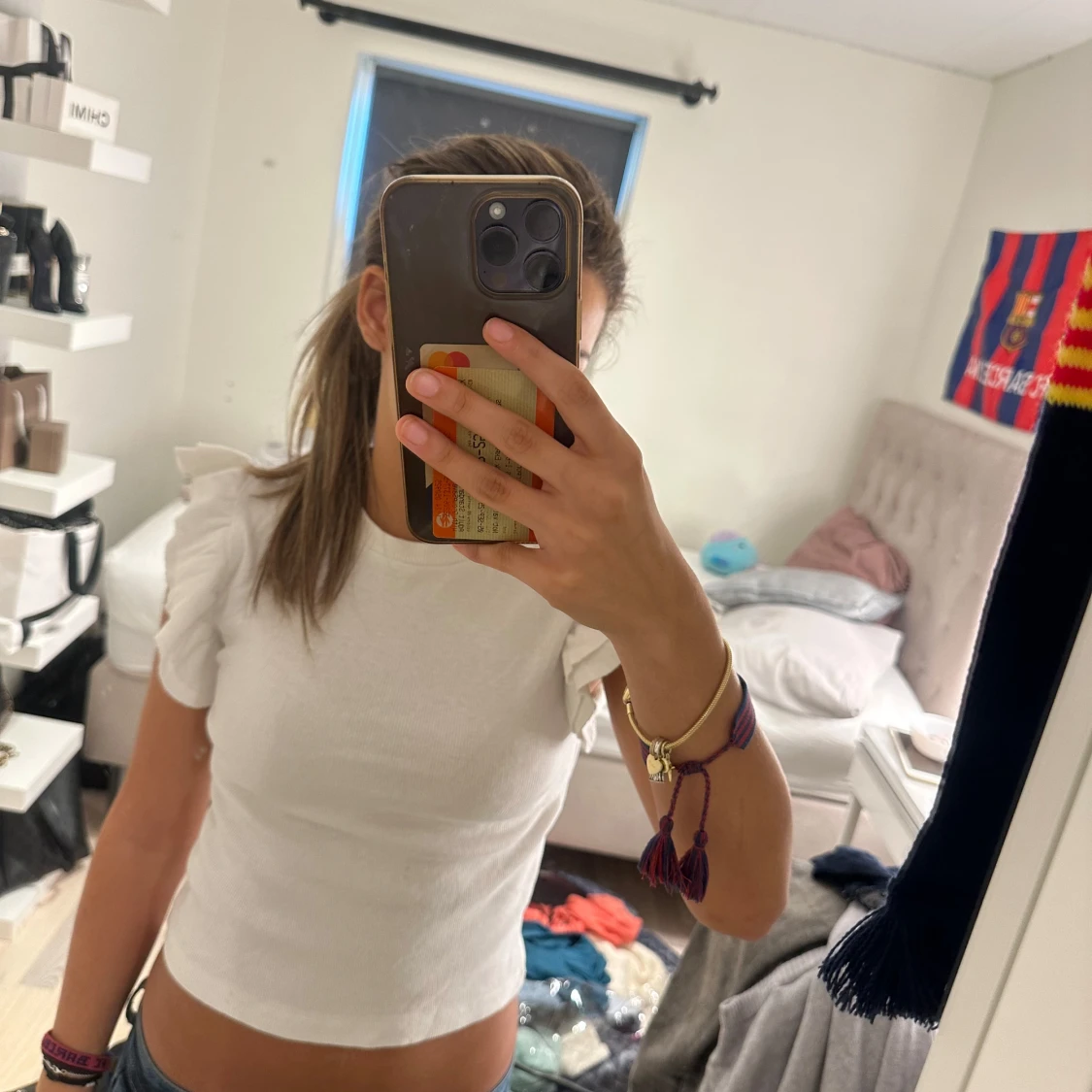 Vit croppad topp med volangärmar