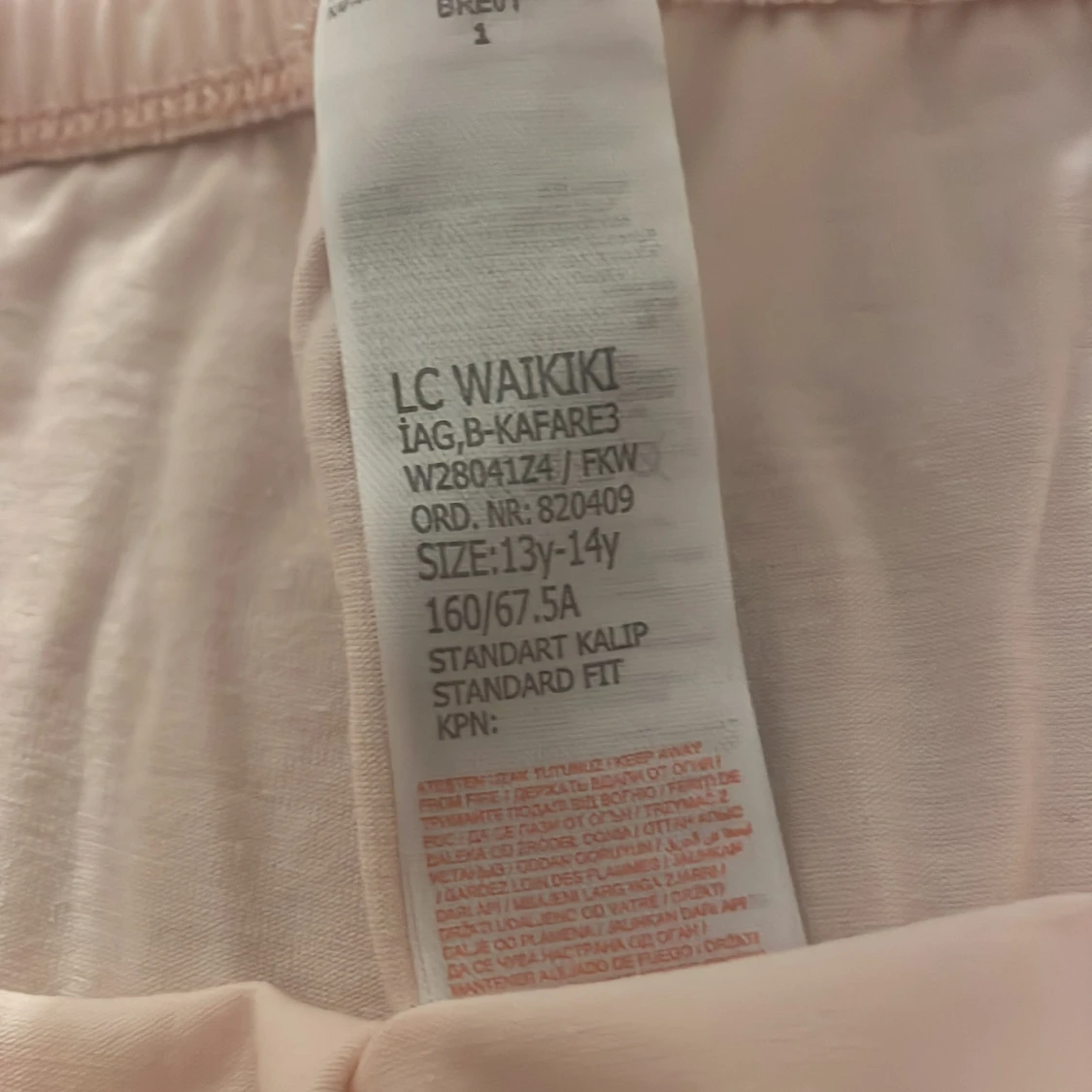 Ljusrosa shorts från LC Waikiki - 1