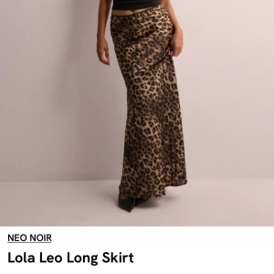Leopardmönstrad långkjol från Neo Noir - Använd en gång! Köpt för 749kr
