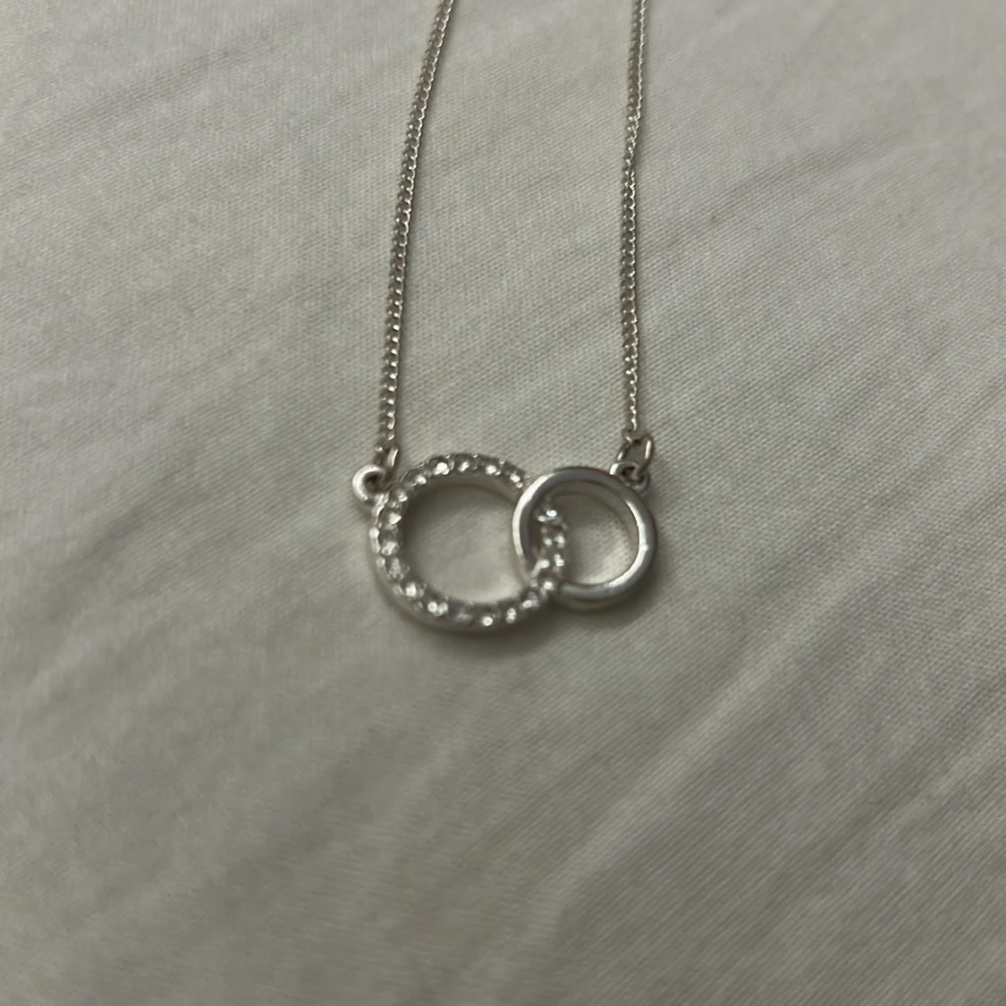 Silverhalsband med två ringar - 1