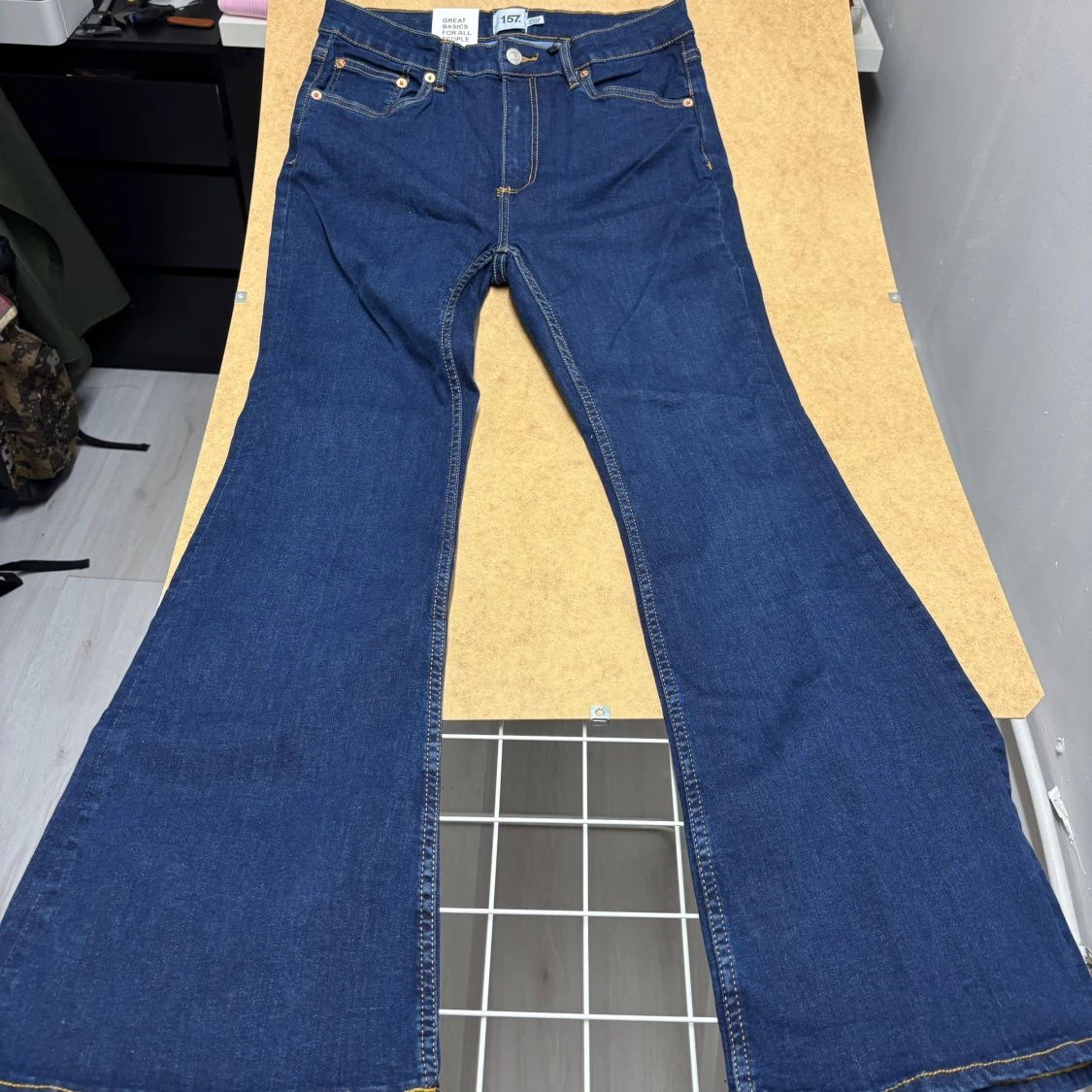 Blå Snake Flare jeans från 157 - 1