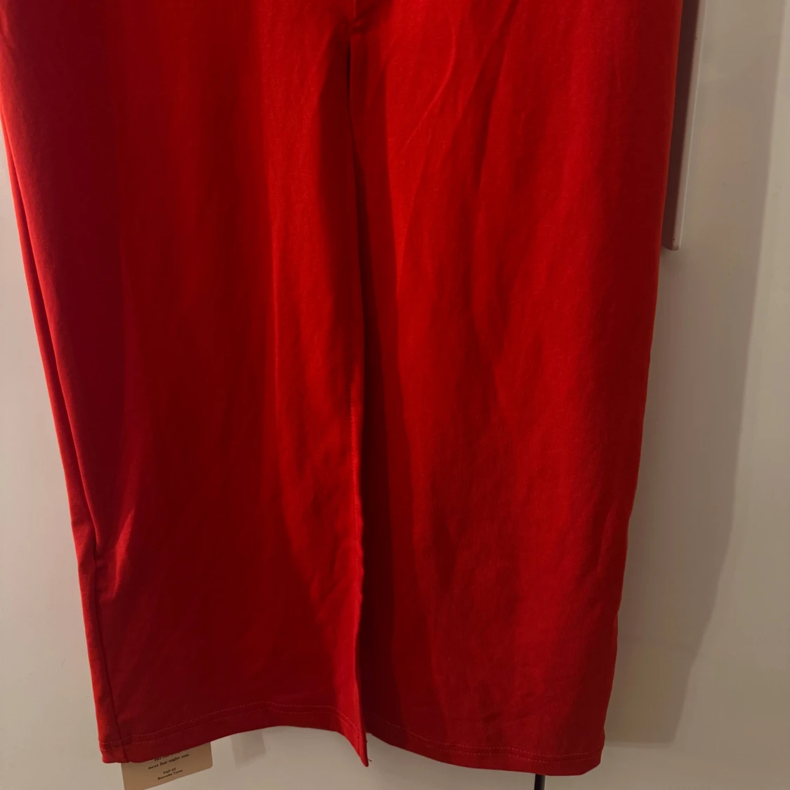 Röd långklänning med slits - 2