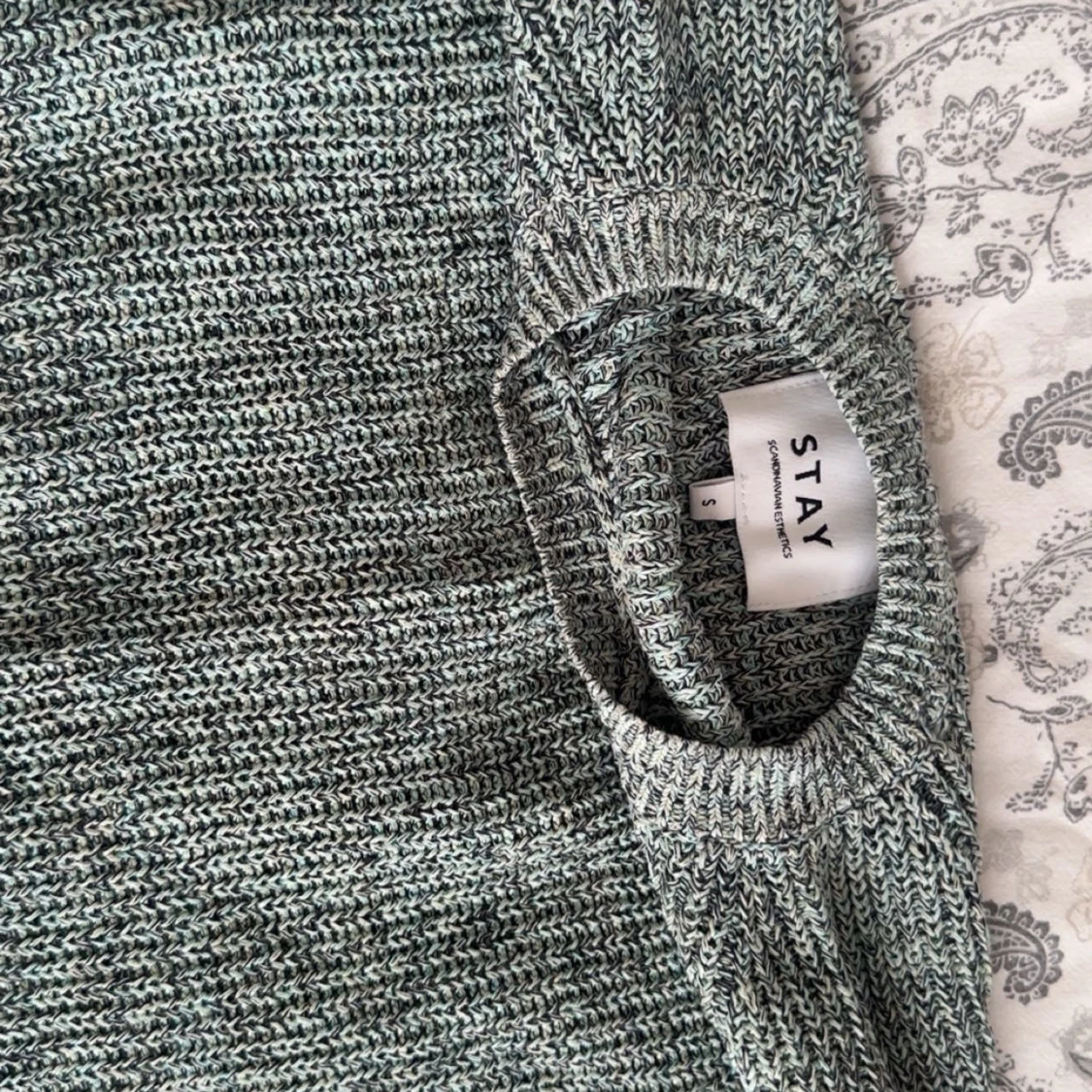 Grönmelerad stickad tröja från STAY - 1