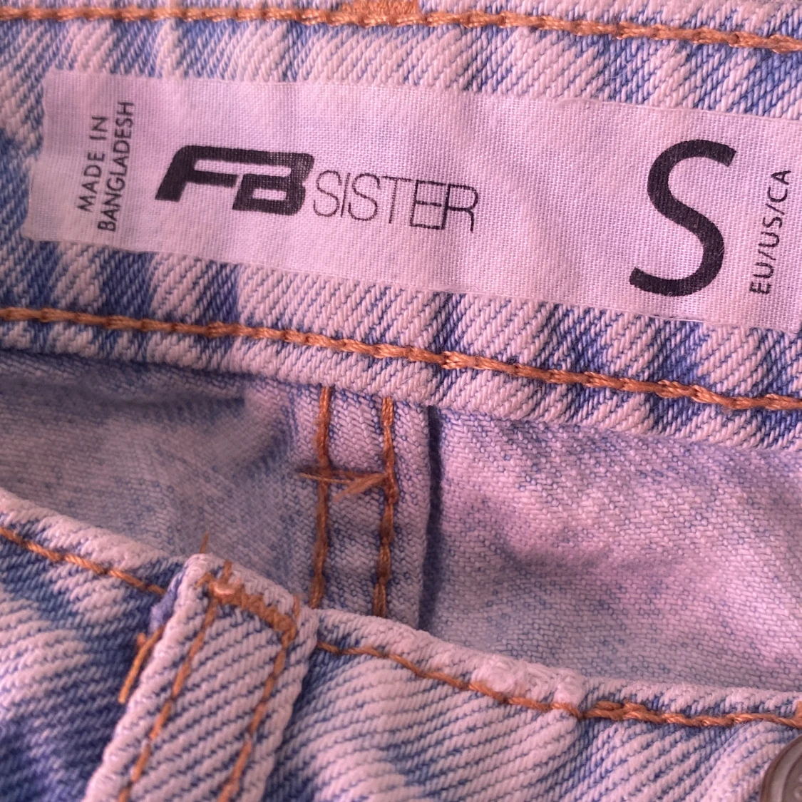 Ljusblå ripped jeans från FB Sister - 2