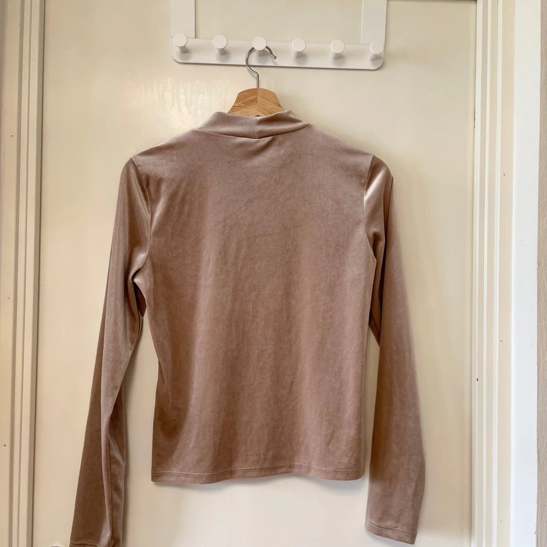 Beige sammets polotröja Gina Tricot - 3