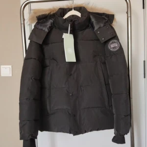 Canada Goose jacka - Finns i flera storlekar, vid intresse hör av er privat!