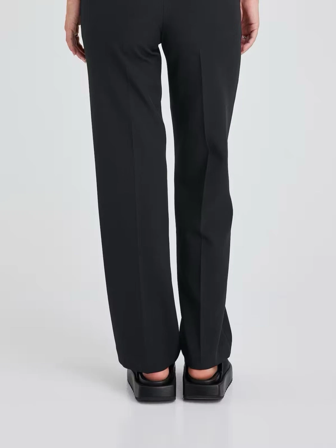 Svarta kostymbyxor med raka ben - 1