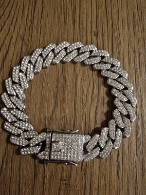 Armband kubansk strass - Lyxigt hip hop kubansk kedjearmband. 20 cm. Rhinestone strassdekorationer. Modernt smycke för män och kvinnor, perfekt för alla hjärtans dag, jul, födelsedagen.