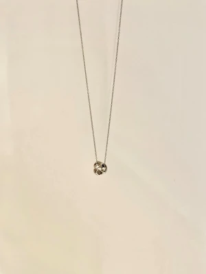 silver halsband från edblad  - Super gulligt silver halsband från edblad! Skickar inom 1-2 dagar💕