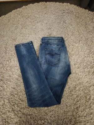 Replay jeans  - Säljer nu mina replay jeans 