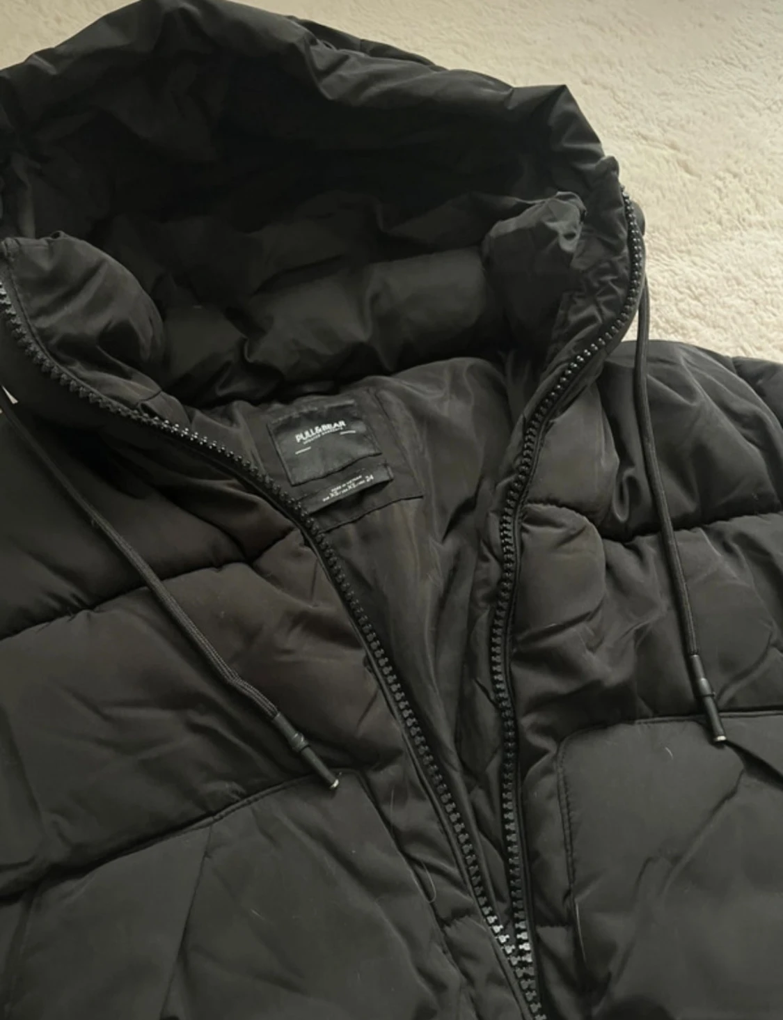 Svart pufferjacka från Pull&Bear - 2