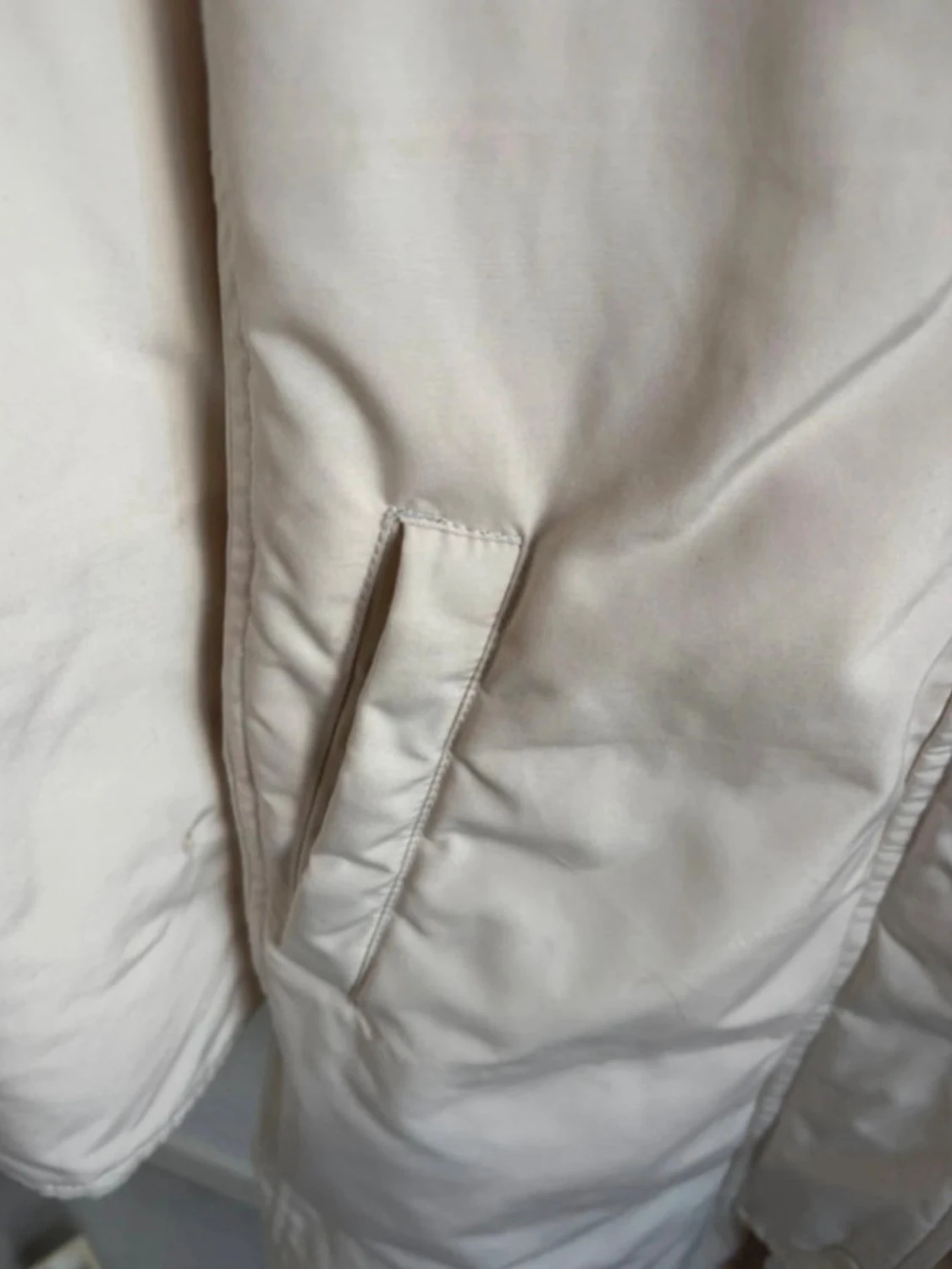 Offwhite parkas från Svea med huva - 3