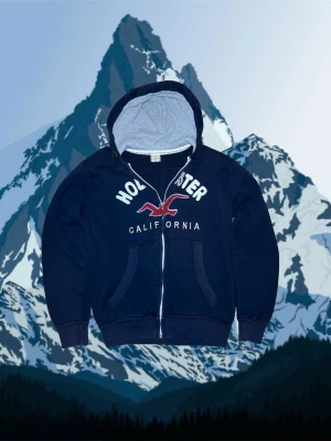 Hollister hoodi M - Säljer en sjukt fet Hollister zip hoodie i storlek M. Den är bra skick och true to size. Bara att höra av er vid frågor och funderingar😀 