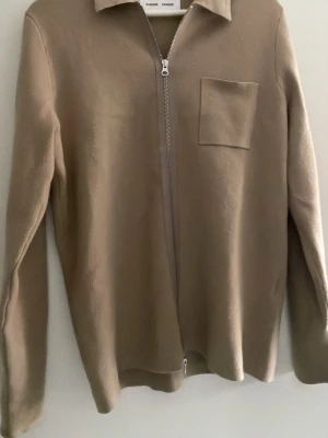 Samsoe full zip  - Schysst full zip från Samsoe. Mycket bra skick på denna! 