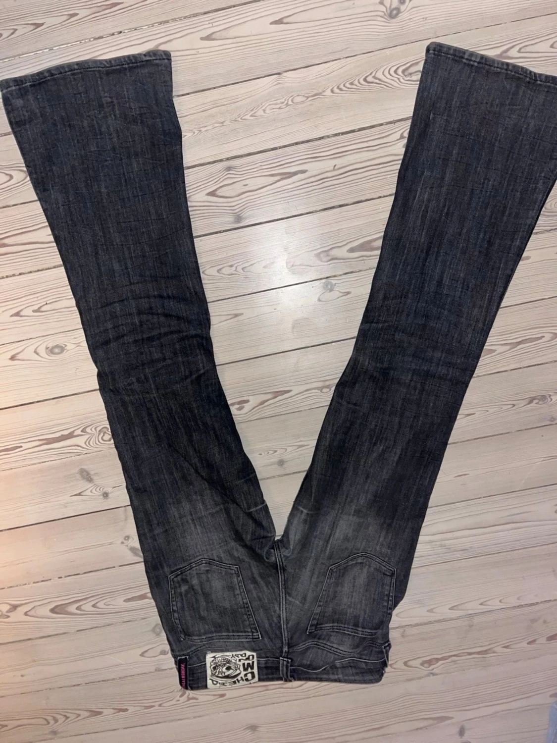 Mörka bootcut jeans med vintagekänsla - 2