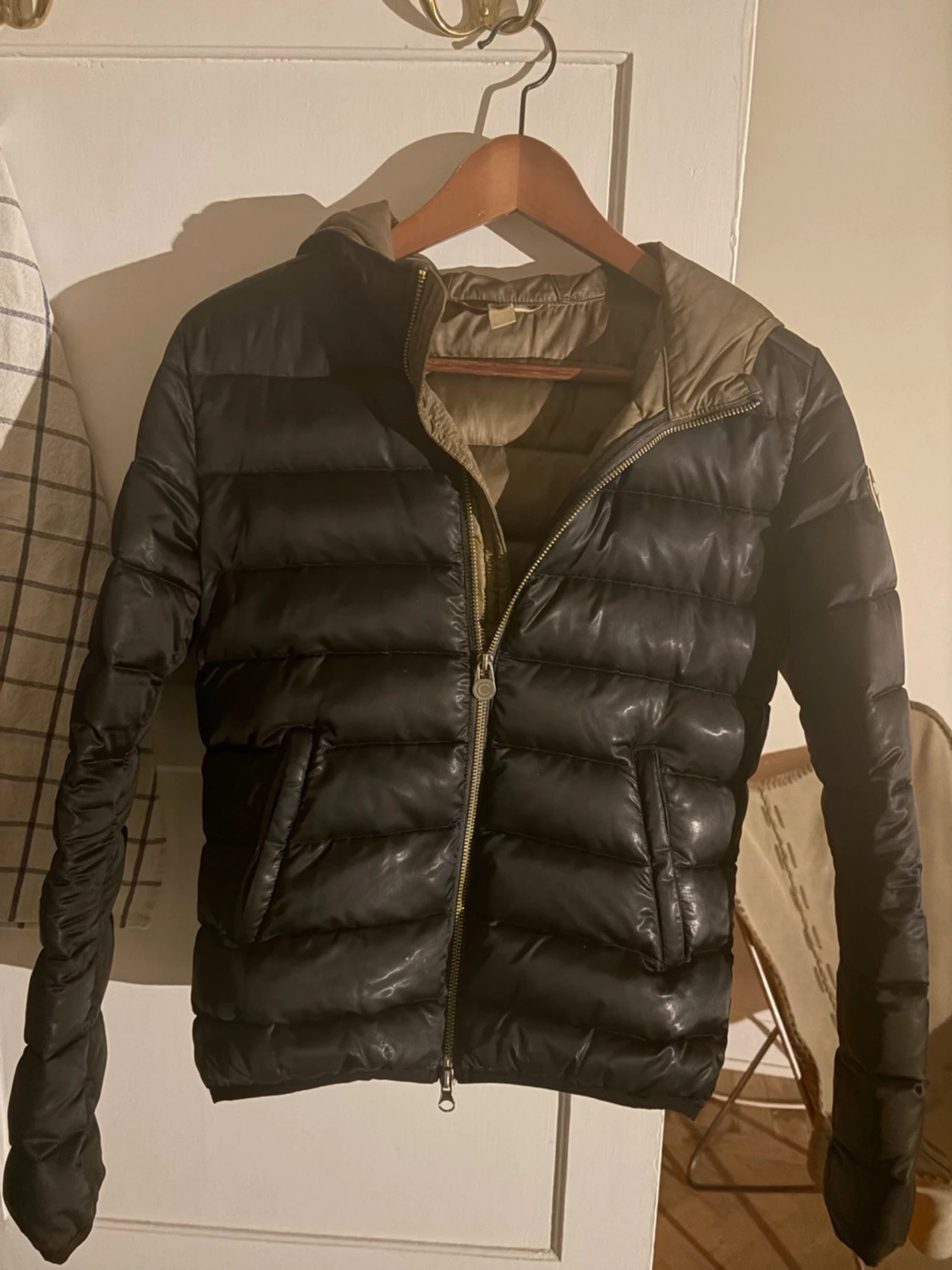 Svart grå pufferjacka från Colmar