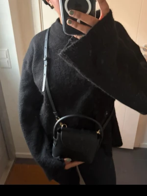 Söt axelremsväska  - Så söt väska från lindex, endast använd 2 gånger💞